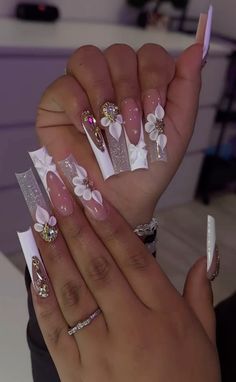 white long nail inspo Extra Long White Acrylic Nails, Long Cute Nail Designs, Long Square Acrylic Nails Birthday, Extra Long Nail Ideas, Baddie Nails White, White Square Nails Design, Long Nails Design 2024, White Elegant Nails, Nail Inspo Square Long