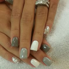 winter nails....love this!!! Classic Nail Designs, Wedding Manicure, Unghie Sfumate, Classic Nails, Fancy Nails, Creative Nails, Jamberry, Nail Polishes