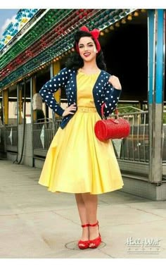 Mode Rockabilly, Rockabilly Mode, Laura Byrnes, Rockabilly Girl, Look Rock, Look Retro, Dapper Day, Elegante Casual, Retro Mode