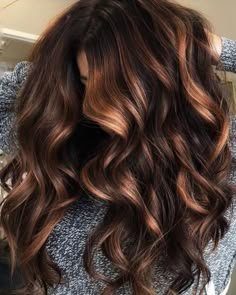 Space Hair, Winter Hair Colors, Hair 2022, Chocolate Brown Hair, Caramel Highlights, Brown Balayage, Hair Balayage, Colour Ideas