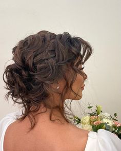 Formal Hair Aesthetic, Loose Curls Updo, Curly Wedding Updo, Formal Hairstyles Updo, Messy Curly Hair, Covering Grey Roots, Curly Prom Hair, America Outfit, Curly Wedding Hair