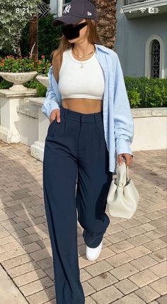 Chic Minimalist Style Classy Summer, Concert Outdoor Outfit, Summer 2024 Going Out Outfits, La Casual Outfits, Dc Outfits Washington Summer, Mid 20s Fashion Outfits, Summer Layers Outfit, Hidden Closet