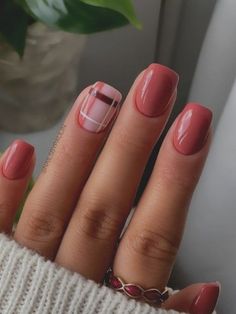 60 Best Short Acrylic Nails to Try in 2022 - The Trend Spotter Fail Nails, Simple Fall Nails, September Nails, Fall Gel Nails, Fall Nail Art Designs, Square Nail Designs, Cute Nails For Fall, Plaid Nails, Nails 2022