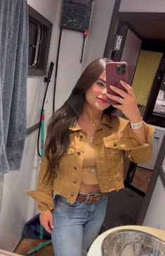 Looks Jeans, Latina Fashion Outfits, Looks Country, Country Lifestyle, Latina Fashion, Western Women, Western Cowgirls, Country Western, Looks Vintage