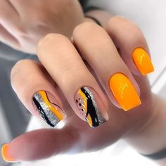 Nude Nail Designs, Flower Nail Designs, Orange Nails, Yellow Nails, Gel Nail Designs, Chic Nails, Nail Art Design, Nail Manicure