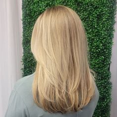 Chic Layered U Cut for Thin Hair Long Fine Hair, Haircut Selfie, Photo Hijab, Layered Haircuts For Medium Hair, Straight Hair Cuts, Cute Hairstyle, Blonde Hair Inspiration, Hijab Girl, Haircuts For Medium Hair