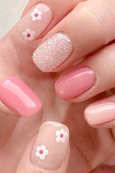 Pink Simple Nail Art, Gel Nails With Flower Designs, Simple Nail Designs To Do Yourself, Short Nail Pink Designs, Nail Designs For Short Nails Pink, Adorable Nail Designs, Short Gel Nails Spring Simple, Pink Floral Nail Art, Nail Art Designs Short Nails Simple