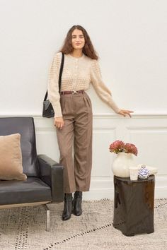 Study Fits, Uni Fits, Style Parisienne, Work Fits, Jeanne Damas, Inspo Outfit, Autumn Style, Colored Pants, Parisian Chic