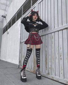 Alternative Fashion Female, Egirl Goth Outfits, Cumcore Outfit, Fem Goth Outfits, Cute Female Outfits, Anime Style Clothes, Punk Outfits For Women, Weird Fashion Aesthetic, Egirl Outfit Ideas