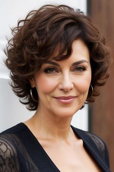 Perfect Curly Hair, Mom Haircuts, Short Wavy Haircuts, Curly Pixie Haircuts, Haircuts For Older Women, Haircuts For Medium Length Hair, Short Hair Images, Short Sassy Hair, Chin Length Hair