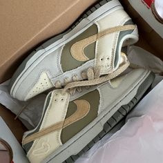 Never Worn, Comes Brand New With Box. They Were Too Small So Never Got To Use Them Nike Dunk Aesthetic, Womens Nikes, Vintage Nike Shoes, Sick Shoes, Sb Dunks, Y2k Shoes, Clothes Reference, Pretty Shoes Sneakers, Xmas List