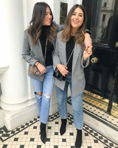 10 outfits con jeans que te harán ver más elegante | Mujer de 10 Elegant Jacket, Blazer Outfit, 가을 패션, Blazer Outfits, Business Casual Outfits, Fall Winter Fashion, Winter Fashion Outfits, Office Outfits