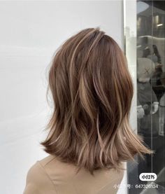 Korean Hair Highlights Brown, Ash Brown With Lowlights, Brown Hair Chunky Highlights, Hair Colors For Warm Skin Tones, Color Trends 2023, Hair Jazz, Rambut Brunette, Brown Hair Color Ideas, Korean Hair Color