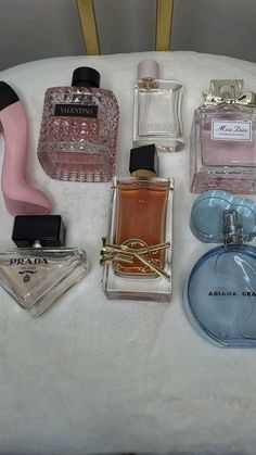 Beauty Room Vanity, Fragrance Lab, Perfume Display, Perfume Collection Fragrance, Body Smells, Celebrity Perfume, Perfume Scents, Perfume Lover, Body Care Routine