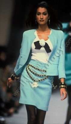 Yasmeen Ghauri - CHANEL, S/S 1992 Chanel Runway, 90s Runway Fashion, Mode Chanel, Poppy Delevingne, Chanel Couture, 1990s Fashion, Chanel Vintage, Chanel Fashion