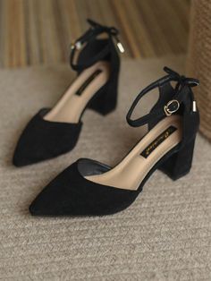 Cute Flats Shoes For Women Classy, Flat Formal Shoes Women, Formal Heels For Women, Fancy Shoes For Women, Kasut Kahwin, Formal Shoes Women, Heels Ankle Straps, Black Wedding Shoes, Black Formal Shoes