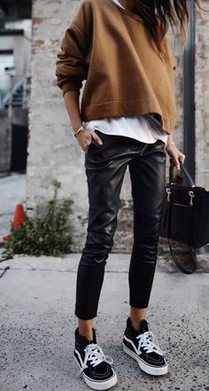 Winter Mode Outfits, Paris Mode, Trendy Fall Outfits, Black Women Fashion, Sneakers Outfit, Fall Fashion Outfits, Casual Fall Outfits