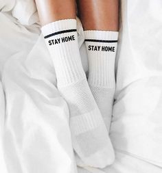 Marca portuguesa lança meias solidárias com a frase "Stay Home" Socks Photoshoot, Outing Outfit, Art Socks, Sock Outfits, Stylish Socks