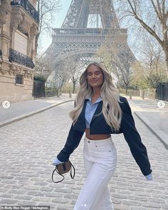 Milan Outfits, Paris Outfit Ideas, Amsterdam Outfit, City Break Outfit, Outfits Paris, Europe Outfits, Smart Outfit, Paris Outfits