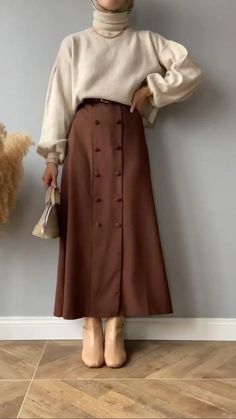 Tall Skirt Outfit For Hijab, Hijab Winter Outfits Long Skirts, Long Skirt Hijab Outfits, Korean Muslim Fashion, Long Skirts Outfit Ideas, Korean Modest Fashion Outfit, Korean Hijab Outfit, Hijab Fashion Skirt, Hijab Skirt Outfit