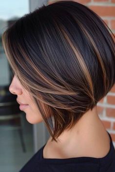 Angled Hair, Chin Length Haircuts, Medium Length Curly Hair, Hair Dressing, Hair Color Highlights, Chic Hairstyles, Haircut For Thick Hair, Hair Envy, Great Hair