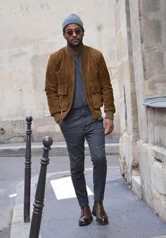 Workout Man, Revival Clothing, Walking Down The Street, Mode Casual, Men Street, Brown Jacket, 가을 패션, Mens Casual Outfits, Mens Fashion Trends