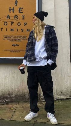 Femme Masc Outfits, Lesbian Winter Outfits, Masculine Outfits For Women, 90s Chola, 90s Chola Fashion, Masc Outfits For Women, Masc Outfit, Tomboyish Outfits, Gay Outfits