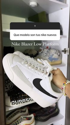 Nike Aesthetic Shoes, Pretty Shoes Sneakers, Shoe Wishlist, Hype Shoes, Shoe Inspo, Girly Shoes, Aesthetic Shoes, Swag Shoes, Nike Blazer