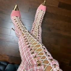 New....Comes With Box Pink Houndstooth Thigh High Boot Limited Edition! Pink Houndstooth, High Heel Stiefel, Cute Shoes Heels, Fashion Shoes Heels, Pink Boots, High Heels Boots, Girly Shoes, Pink Shoes, What’s Going On