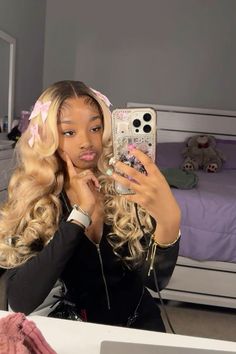 #zaza #wtosquad #prettyinpink Zaza Wallpaper, Hood Hairstyles, Creative Hairstyles For Black Women, Quickweave Hairstyles, Lee Core, Hair Stripes, Youtube Vlog, Celebrity Selfies