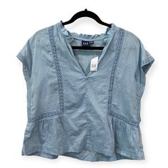 Gap New With Tags Peasant Style V-Neck Blouse Light Blue X-Small Petite Size Xs Petite 100% Cotton New With Tag Condition. Never Worn, No Flaws. Pit To Pit: 20 In Length: 21 In All Approximate Measurements Taken Lying Flat. Bundle With Other Item(S) In My Closet To Save! Ships In 1-2 Business Days. Keywords: Womens Fashion Preowned Preloved Secondhand Thrifted Gap Lightweight Summer Sleeveless Blouse Peasant V-Neck Light Blue V-neck Top For Vacation, Gap Short Sleeve Spring Blouse, Gap Short Sleeve Blouse For Spring, Casual V-neck Peasant Top For Spring, Casual Blue Peasant Top For Summer, Casual V-neck Peasant Top For Summer, Gap Tops For Spring Vacation, Blue Relaxed Fit Peasant Top For Summer, Summer V-neck Peasant Top With Relaxed Fit