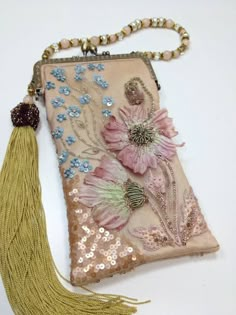 Embellished Bags Diy, Diy Bags No Sew, Couture Beading, Coin Purse Pattern, Handmade Fabric Bags, Crochet Patterns Free, Vintage Evening Bags, Embroidered Handbag, Embellished Bags