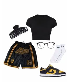 @youngmriii33 Carnival Outfit Ideas Casual, Basketball Shorts Outfit, Cropped Hoodie Outfit, Nba Basketball Shorts, Lakers Basketball, Shorts Workout, Mode Zara