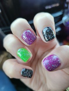 Beetlejuice/Hocus Pocus colored nails for Halloween Hocus Pocus Nails, Beetlejuice Nails, Nails For Halloween, Glitter Gel Nails, Inspired Nails, Color Nails, Dipped Nails, Glitter Gel, Hocus Pocus