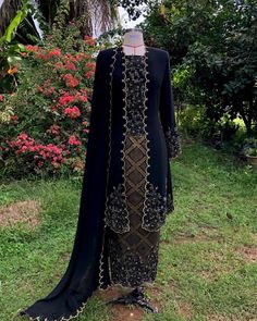 Songket Dress Modern, Beautiful Gown Designs, Model Dress Kebaya, Batik Dress Modern, Baju Kahwin, Nikah Outfit, Kebaya Wedding, Kebaya Modern Dress