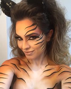 Make Artist, Cute Makeup Looks For Halloween, Diy Animal Costume Women, Jungle Makeup, Animal Makeup Halloween, Tiger Outfit, Animal Costumes Women Diy, Tiger Outfit Women