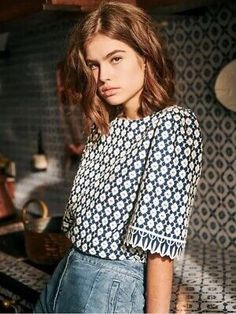 Versatile Spring Blouse, Elegant Tops And Blouses For Women, Women Casual Tops Blouses, Casual Short Sleeve Blouse, Women Blouses Work, Womens Casual Work Shirts, Short Sleeve Womens Blouses, Womens Shirts For Work, Short Sleeves Blouses For Women