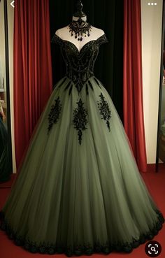 Queen Aesthetic Dress, 1800 Ball Gowns, Starfall Ball, Prom Dress Off The Shoulder, Aesthetic Closet, Masquerade Prom, Inai Pengantin, डिजाइनर कपड़े, Prom Dresses Off The Shoulder