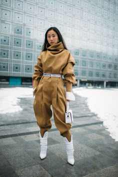 Moda Paris, White Boots, Mode Inspo, Street Style Inspiration, Fashion Street Style, Cool Street Fashion, Fashion Week Street Style, Street Style Looks, Fashion Weeks