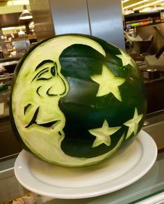 Love you to the moon and back! Melon Decoration Ideas, Fruit Display Ideas, Watermelon Basket, Fruit Buffet, Fruit Trays, Vegetable Art, Fruit Display