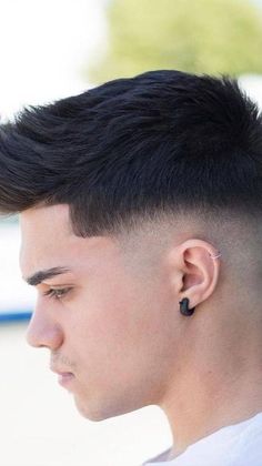 Line Up Haircut, Boys Undercut, Diy Ombre Hair, New Men Hairstyles, High And Tight Haircut, High Fade Haircut, Undercut Pompadour, Haircut Designs, Mens Hair Trends