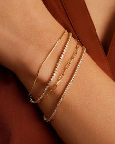 Gold Herringbone Chain, Gold Bracelets Stacked, Earrings Stacking, Necklace Product, Solid Gold Bracelet, Cover Wallpaper, Everyday Bracelet, Herringbone Chain, Classy Jewelry