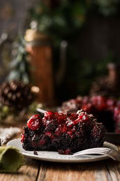 This high altitude tested chocolate cranberry upside down cake is made with moist and dense chocolate cake and tart juicy cranberries. The cranberries are baked underneath the cake batter, then revealed as a beautiful jewel-like ruby red topping when the cake is flipped upside down. This cranberry cake is delicious served warm from the oven with whipped cream or ice cream.  Chocolate cranberry cake is an easy holiday dessert for Thanksgiving or Christmas! Chocolate Cranberry Cake, Dense Chocolate Cake, Cranberry Upside Down Cake, Easy Holiday Dessert, Raspberry Sauce Recipe, Cranberry Cake, Ice Cream Chocolate