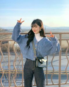 Cute Sweater Outfits Korean, Autumn Fashion In Japan, Spring Outfits 2024 Japan, Seoul Outfits Spring, Spring Korean Outfit, Cute Winter Outfits Korean, Japanese Spring Outfits, Winter Bday Outfit Women, Autumn Date Outfit