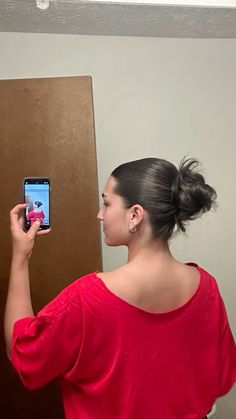 #hair #slickedbackhair #bun #brunettestyle Double Bun Updo, Sleek Messy Bun, Sleek Bun Tutorial, Sleek Bun Hairstyles, Sleek Low Bun, Bun Outfit, Slick Back Bun, Bun Ideas, Fav Hairstyles