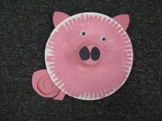 a paper plate shaped like a pig