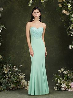 This elegant mermaid evening dress features sleeveless design and delicate lace appliques, adding a touch of glamour to your special occasion. Crafted with high quality materials, it offers a chic and sophisticated look that will make you stand out in any event. Modest Bridesmaid Dresses Long, Lace Wedding Dress With Sleeves, Dusty Blue Bridesmaid Dresses, Dresses 2022, Modest Bridesmaid Dresses, Mermaid Bridesmaid Dresses, Prom Dresses Two Piece, Sweetheart Prom Dress, Burgundy Bridesmaid Dresses