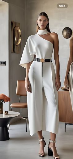 Trending Jumpsuits For Women, Street Style Fall Outfits, Diy Vetement, High Fashion Outfits, Elegante Casual, Looks Chic, Glam Dresses, Fashion Design Clothes, White Fashion