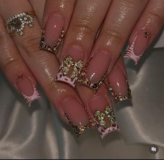 Bling Short Nails, Gold Bling Nails, Short Bling Nails, Gold And Pink Nails, Pink Nails Acrylic, Kylie Nails, Junk Nails