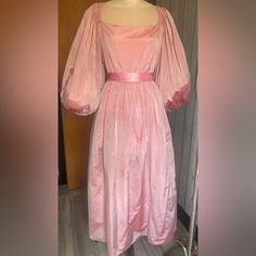 Great Condition Shoulder Pads Say Since 1869 Mannequin Is A Size 8 But Much Bigger. Pink Dress With Bow, Angel Oc, Puff Sleeve Gown, 1990s Dress, Vintage Pink Dress, Throwing Fits, Silk Dupioni, Wishlist Ideas, Sleeve Gown